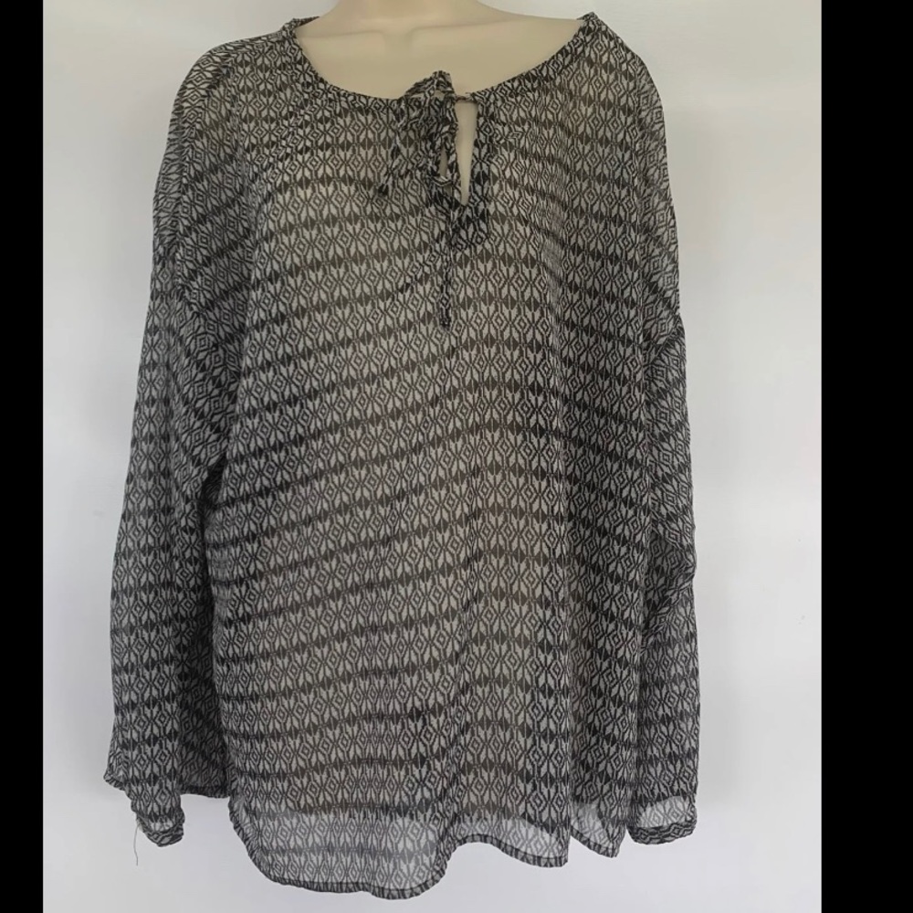 Sheer black and white tribal print top. Size XL